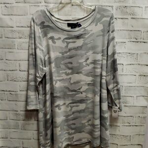 Tahari top  